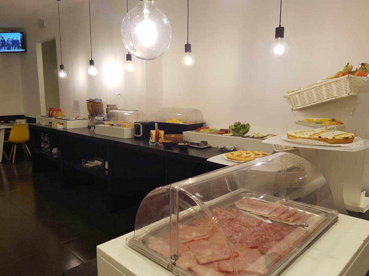 Adrianus Hotel Рим Екстериор снимка