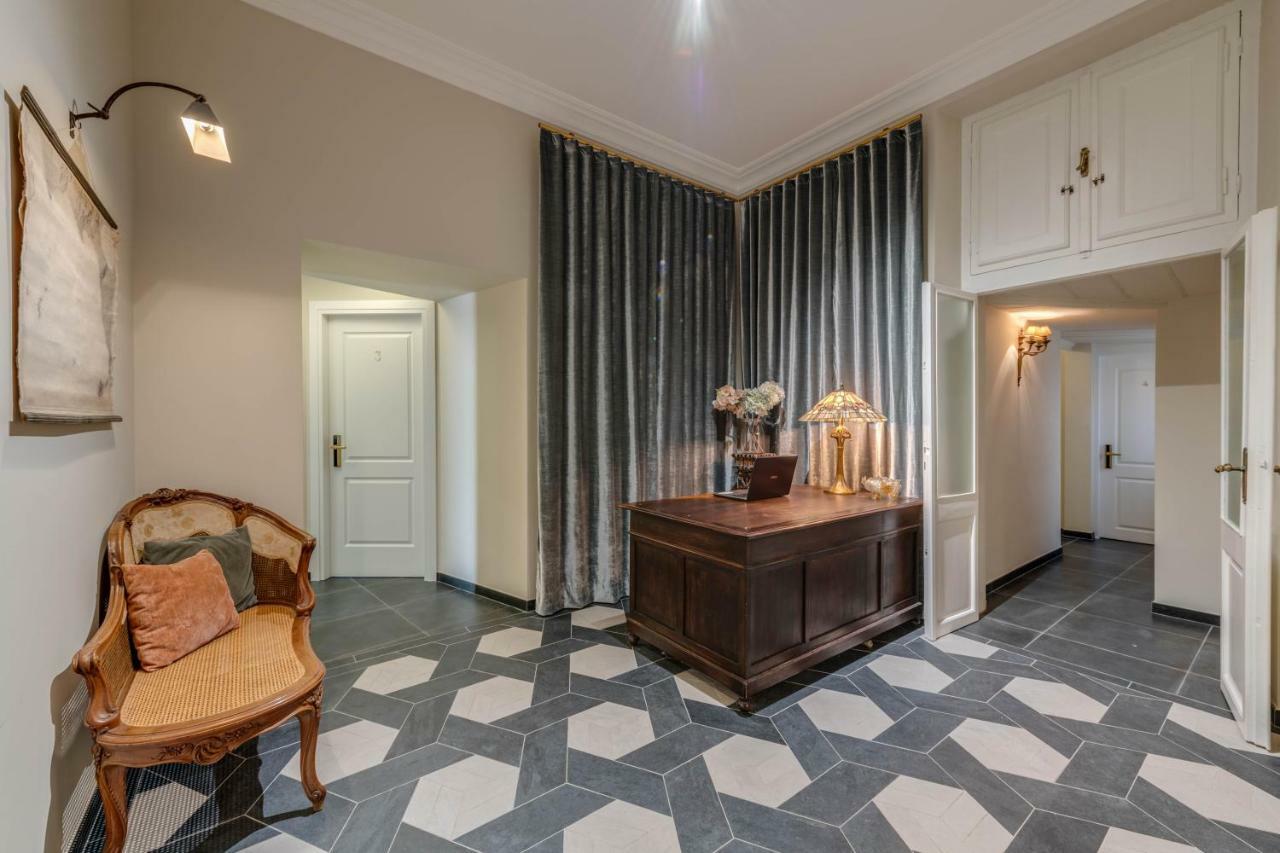 Adrianus Hotel Рим Екстериор снимка